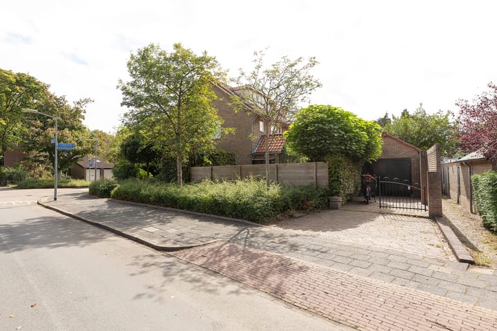 Goudenregenlaan 27 in Hilversum
