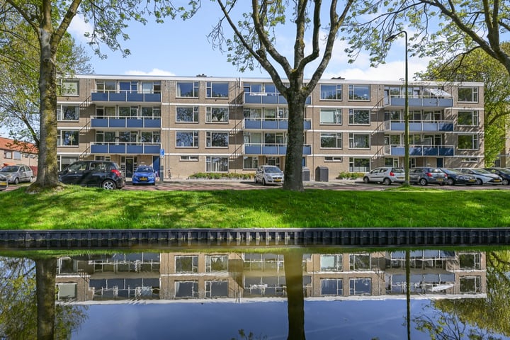 Goudenregenplantsoen 30 in Alphen aan den Rijn