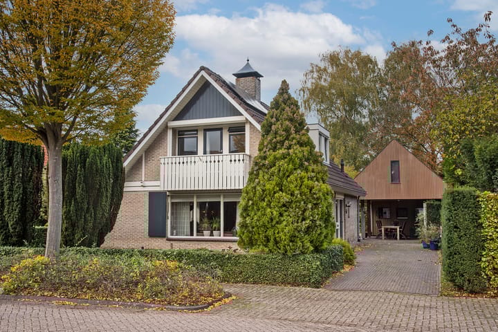 Photo of property Goudenregenstraat 10, Borne