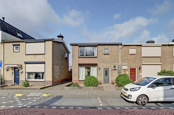 Goudenregenstraat 32 in Steenbergen