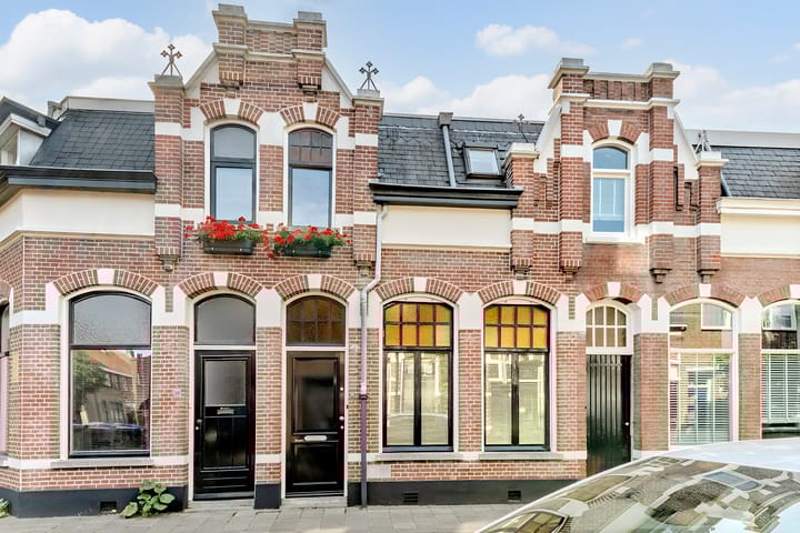 Goudenregenstraat 33 in Tilburg photo