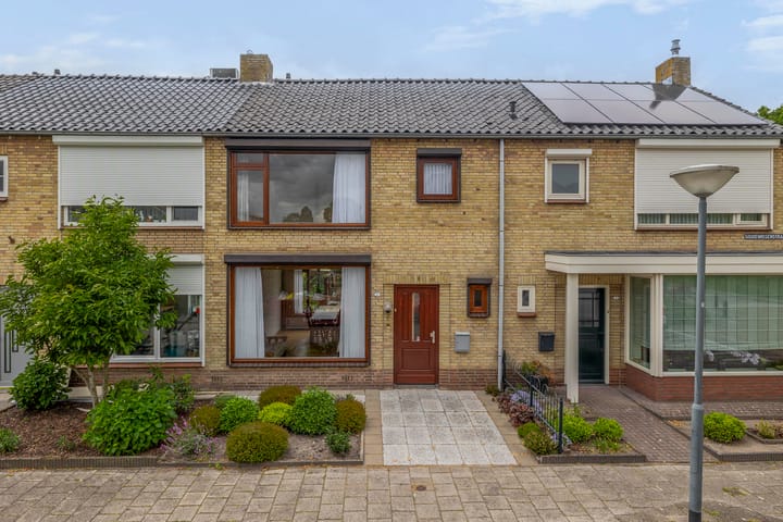 Photo of property Goudenregenstraat 4, Waalwijk