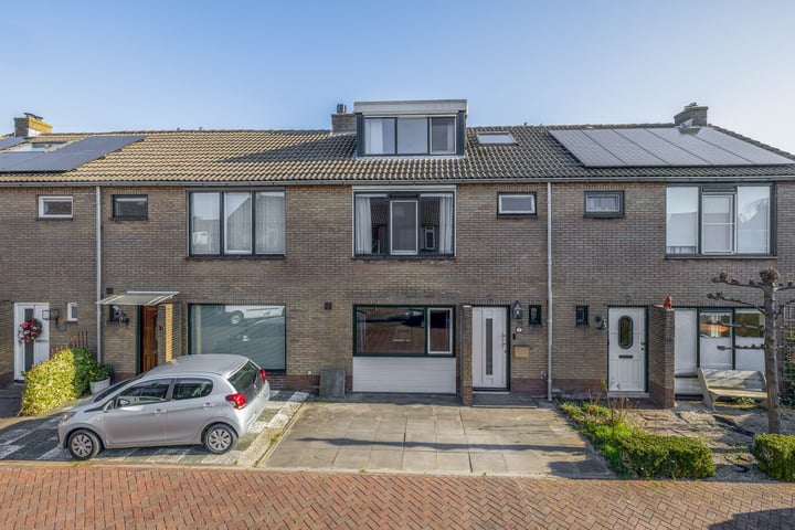 Goudsbloemstraat 12 in Zevenhuizen