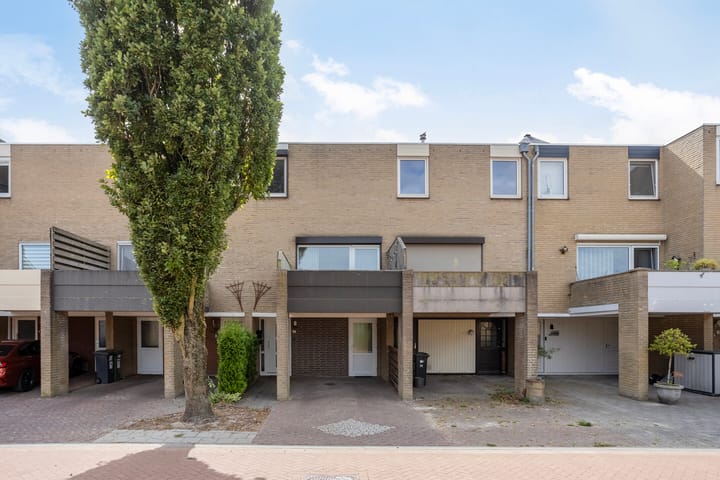 Gouverneur Houbenstraat 74 in Panningen