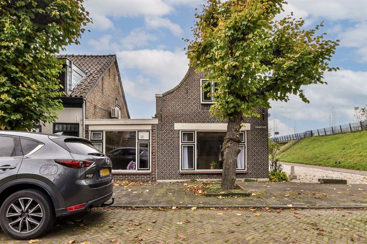 Gouwekade 6 in Alphen aan den Rijn