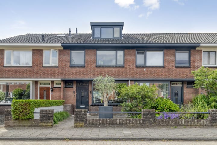 Photo of property Graaf Adolfstraat 11, Ridderkerk