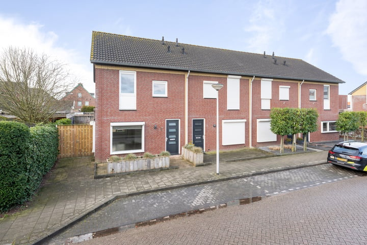 Graaf Engelbrechtstraat 1 in Kruisland