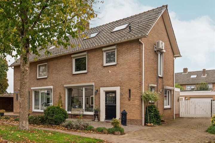 Graaf Reinaldstraat 3 in Lobith