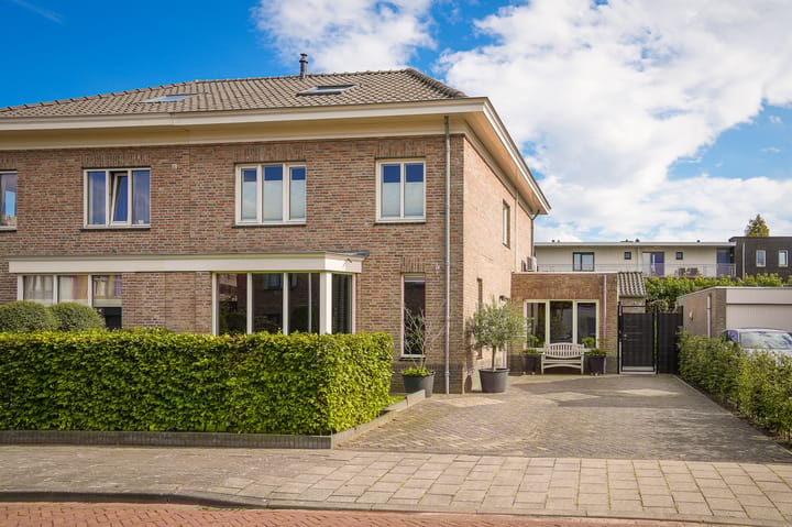 Photo of property Graaf Reinaldstraat 6, Zaltbommel