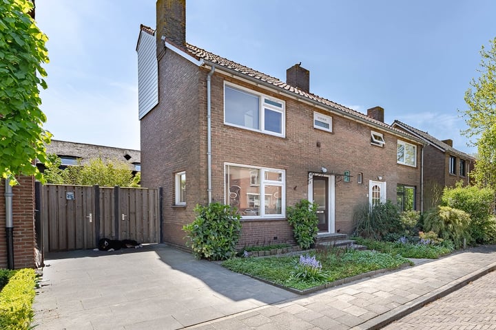 Graaf van Bloisstraat 14 in Benthuizen