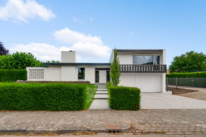 Photo of property Graaf van Hornelaan 15, Heythuysen