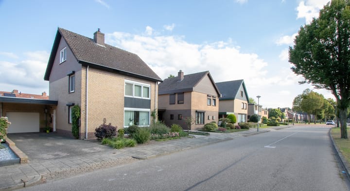 Graaf van Loonlaan 23 in Heythuysen