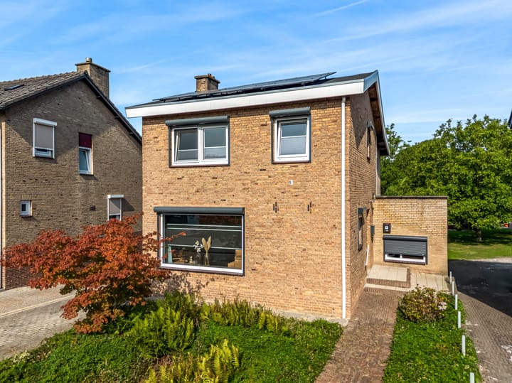 Photo of property Graaf Wolter Hoenstraat 42, Geulle