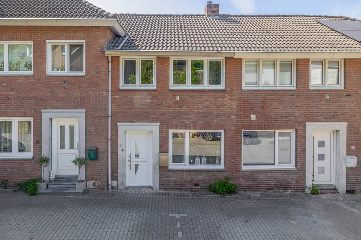 Grachtstraat 74 in Schin op Geul