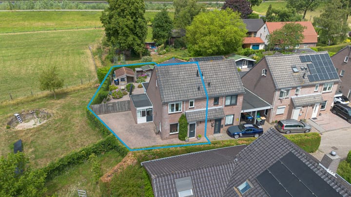 Gravendaal 25 in Deest