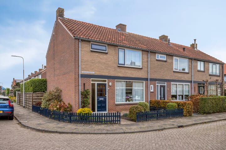 Gravin Anna van Burenstraat 12 in Zuid-Beijerland