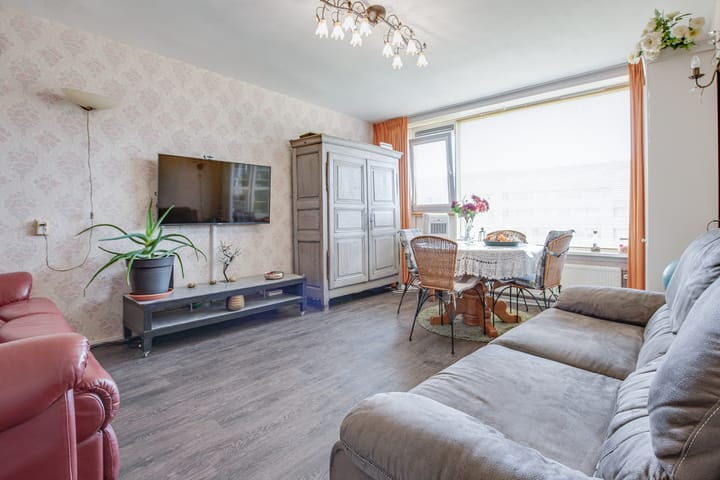 Photo of property Gravin Juliana van Stolberglaan 542, Leidschendam