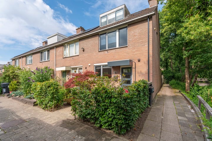 Greet Koemanplein 13 in Oegstgeest foto