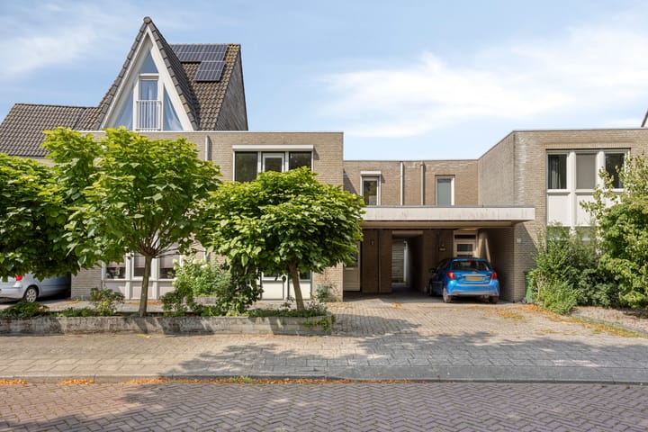 Groelslaan 17 in Waalre