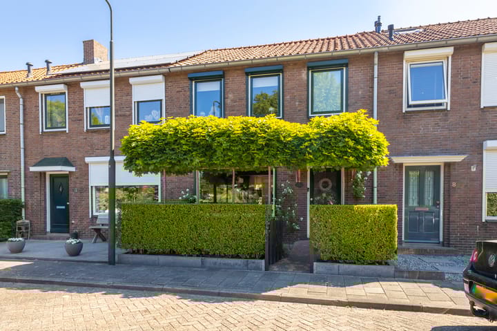 Photo of property Groen van Prinstererstraat 6, Hardinxveld-Giessendam