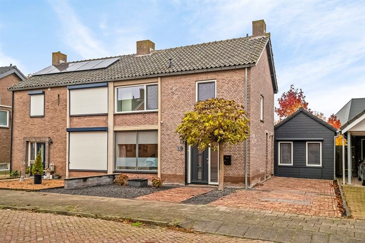 Groene Kruisstraat 64 in Dinteloord