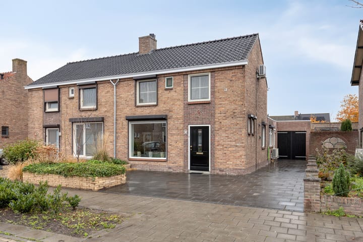 Photo of property Groene Kruisstraat 94, Dinteloord