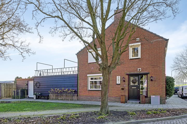 Photo of property Groeninx van Zoelenstraat 22, Yerseke