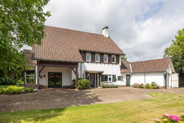 Gronausestraat 10 in Losser photo