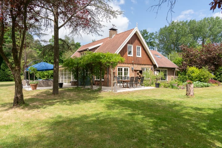 Gronausestraat 457 in Glane