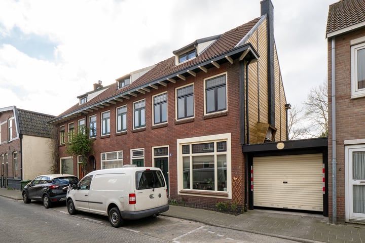 Gronausevoetpad 18 in Enschede