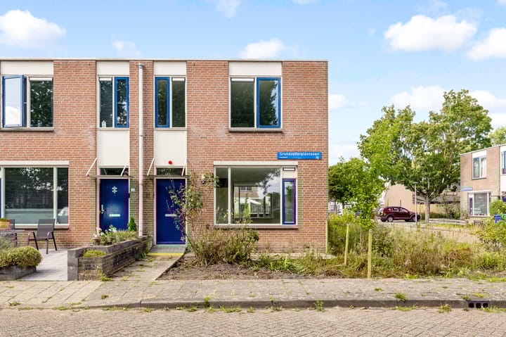 Grondzeilerplantsoen 13 in Almere photo