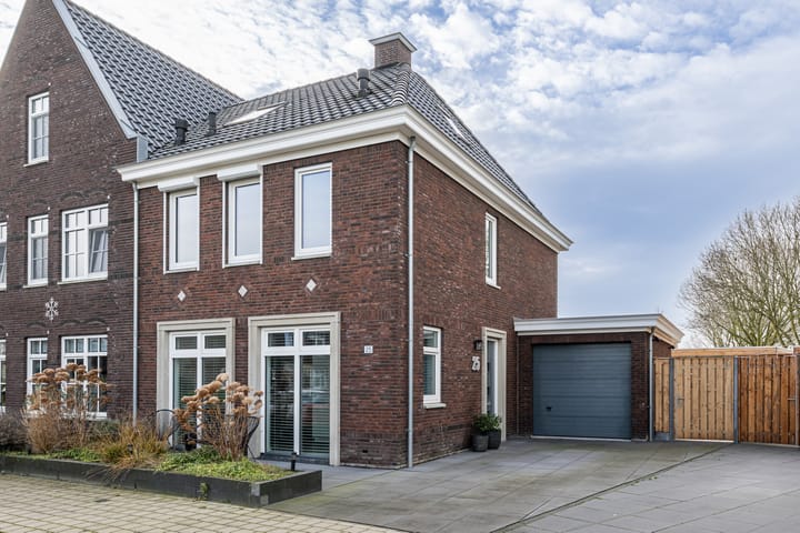 Photo of property Grondzeilerstraat 25, Oude-Tonge