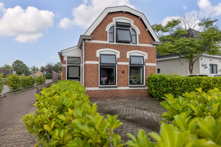 Groningerstraat 4 in Surhuisterveen