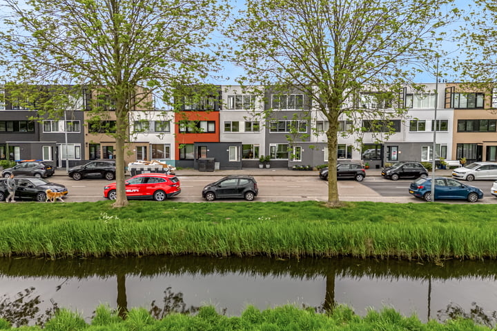 Grote Buitendijk 130 in Velserbroek
