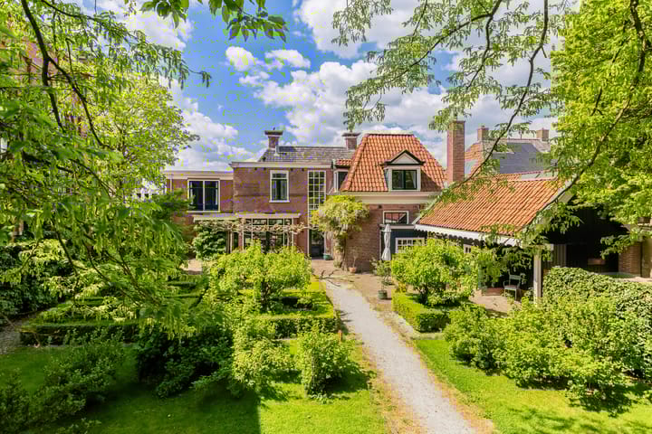 Grote Buren 19 in Wergea