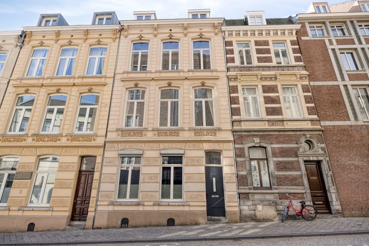 Grote Gracht 81C-01 in Maastricht foto