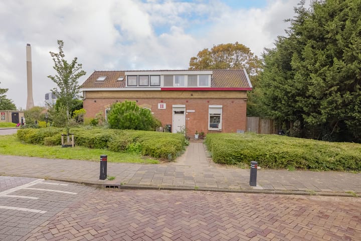 Grote Hout- of Koningsweg 128 in Velsen-Noord