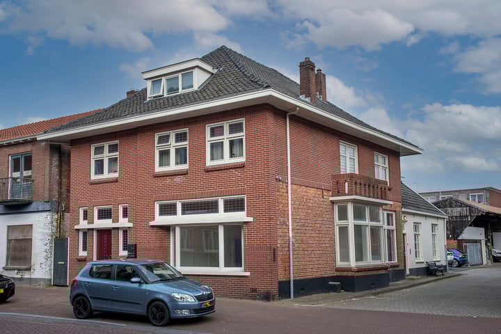 Grotestraat 216 in Borne