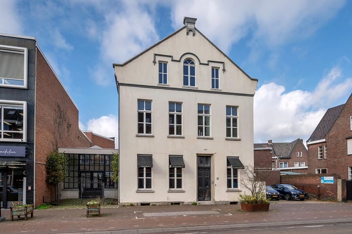 Grotestraat 84 in Tegelen