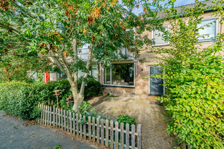 Photo of property Guido Gezellelaan 8, Uithoorn
