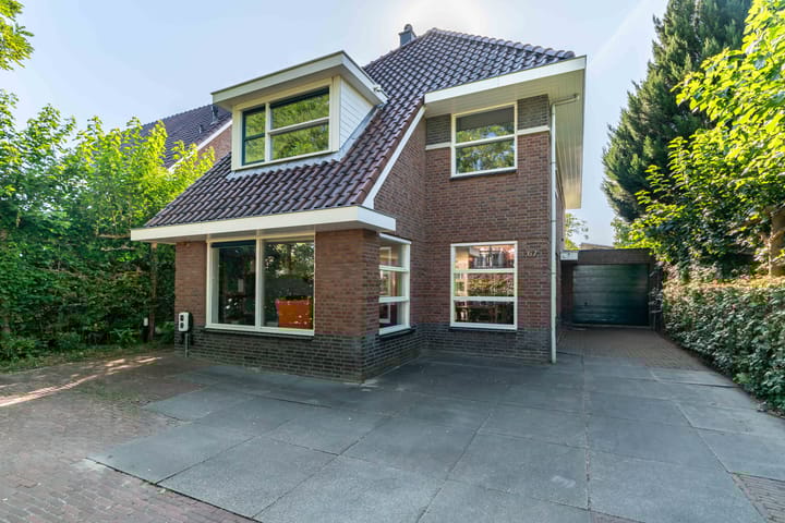 Guirlande 67 in 's-Gravenhage foto