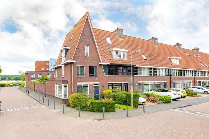 H. Reptonstraat 98 in Velserbroek