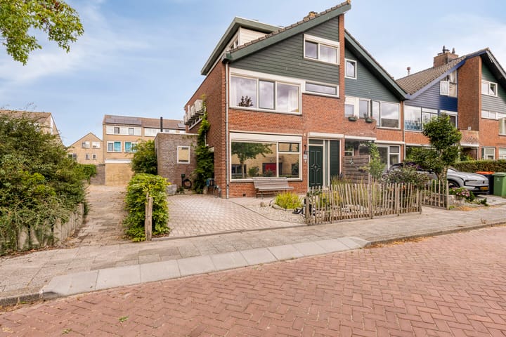 Photo of property H W Croeslaan 12, Vierpolders