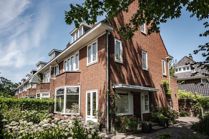 Photo of property H.W. Mesdaglaan 1, Heemstede