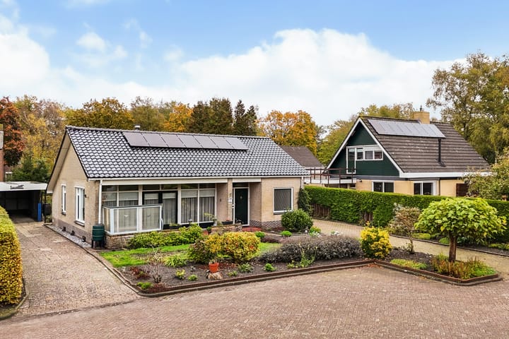 H.W. van Glinstrastraat 37 in Burgum