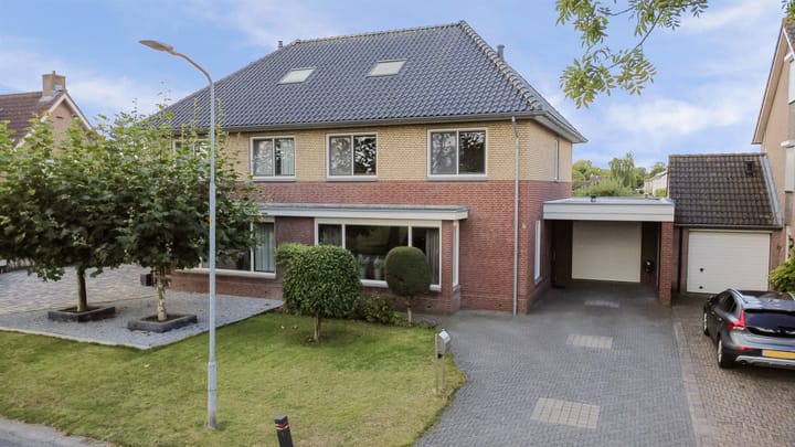 H.W. van Heelstraat 1b in Hurwenen