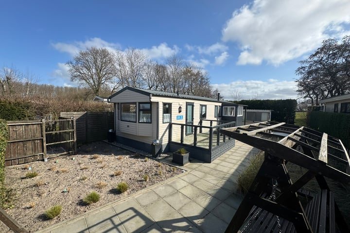 Photo of property Haaijse Bos 42, Ouddorp