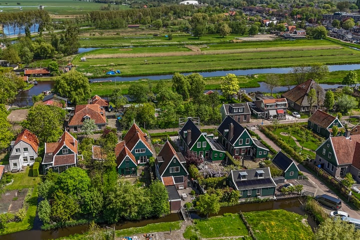Haaldersbroek 21 in Zaandam