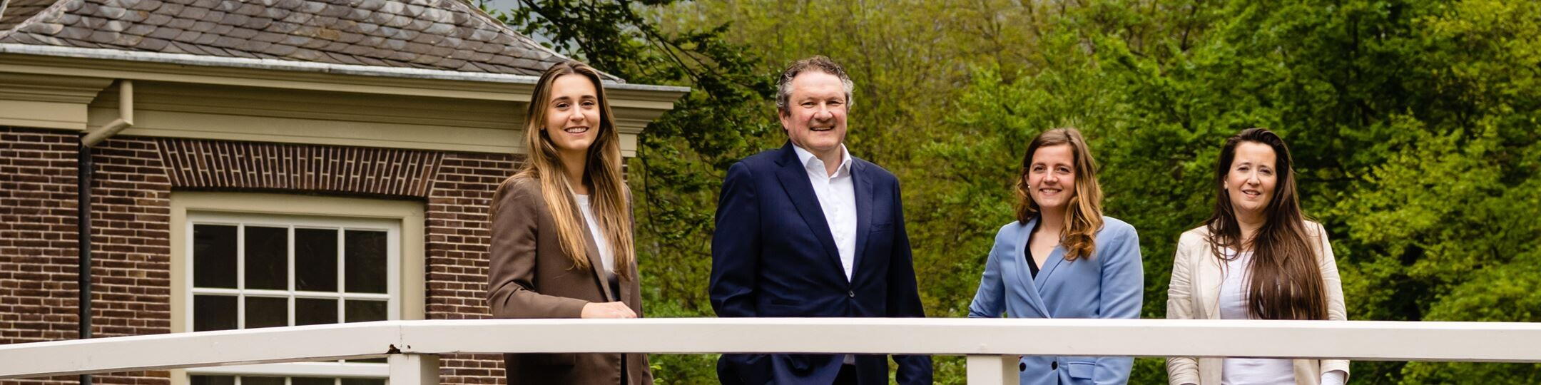 Team photo of Halbertsma van den Boom