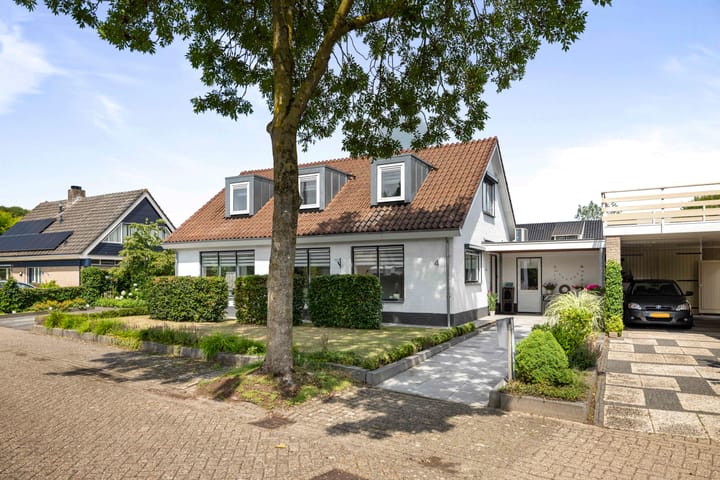 Halewechstraat 4 in Raalte